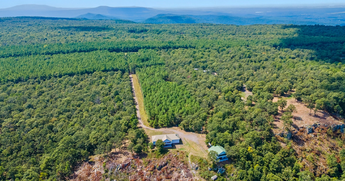 LR_SaundersLand-AR-02