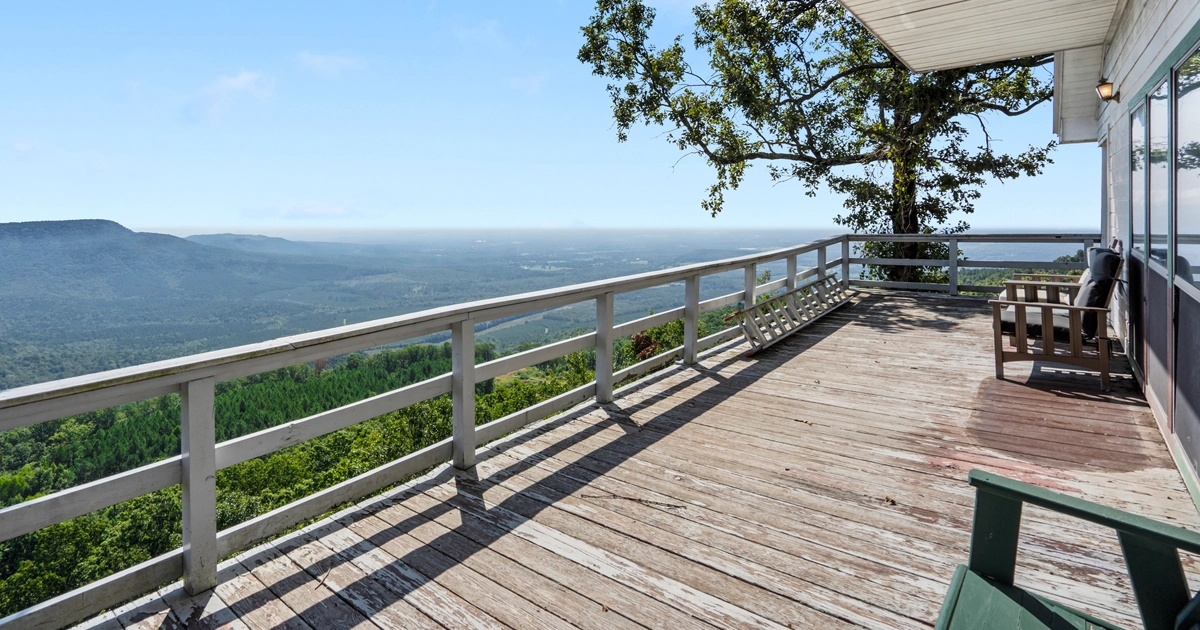 LR_SaundersLand-AR-04